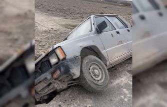 Karapınar’da pikap çukura düştü: 1 yaralı