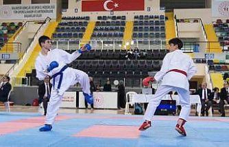 Karate Gençler grup birinciliği Balıkesir’de başladı