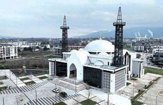 Kartepe Kent Meydanı Cami, ilk teravihle ibadete açılıyor