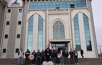 Kartepe’de Ramazan davulcularına görev kartı verildi