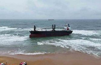 Kastamonu açıklarında vurulan ve Sarıyer’de karaya oturan gemi havadan görüntülendi