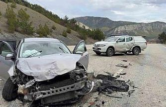Kastamonu’da pikap ile otomobil çarpıştı: Eski belediye başkanı yaralandı