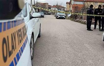 Kavga ettiği karısını tüfekle vurup ağır yaraladı