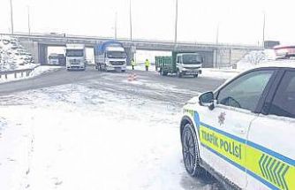 Kayseri - Malatya yolu ulaşıma kapandı