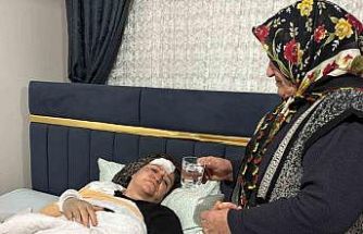 Kayseri’de aracın, refüjdeki yayaların arasına daldığı kazada kamerada