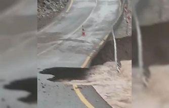 Kayseri’de sel yolu çökertti