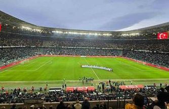 Kocaelispor ve Beşiktaş kupa maçına ‘Küfüre karşıyız’ pankartıyla çıktı