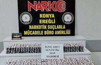 Konya polisinden zehir sevkiyatına darbe: Binlerce hap ele geçirildi