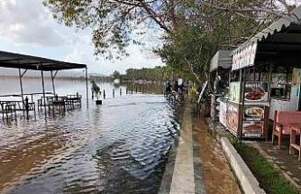 Köyceğiz Gölü’nde taşkın devam ediyor