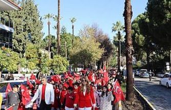 Köyceğiz’de Bayrak Yürüyüşü coşkuyla tamamlandı