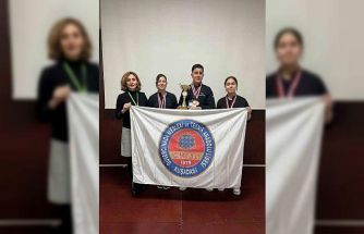 Kuşadası’ndaki okul aşçılık yarışmasında bölge birincisi oldu