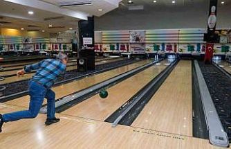 Kuşaklar bowling pistinde buluştu