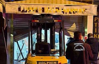 Kuyumcuda forkliftli hırsızlık