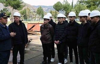 Lise öğrencilerine Aksaz Tersane Komutanlığında eğitim