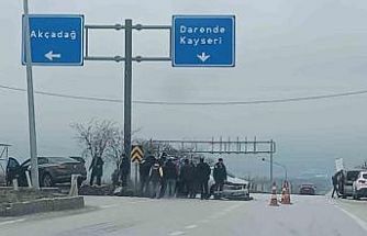 Malatya’da iki otomobil çarpıştı: 4 yaralı