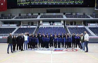 Merkezefendi Belediyesi Gençlik ve Spor Kulübü’nde şampiyona heyecanı yaşanıyor