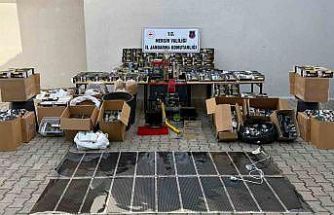 Mersin’de evinde kaçak sigara üretimi yapan şüpheli gözaltına alındı