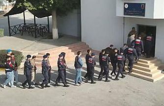 Mersin’de zehir tacirlerine şafak operasyonu: 43 gözaltı, 448 bin sentetik hap ele geçirildi