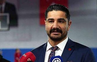 Mesut Özil’den Güreş Milli Takımı’na ziyaret