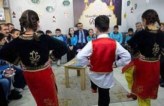 Milli Eğitim Bakanı Tekin, Artvin’de öğrencilerle bir araya geldi