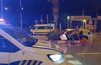 Minibüs ile otomobil çarpıştı: 4 yaralı