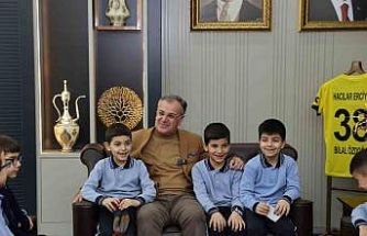 Minik öğrencilerden Başkan Özdoğan’a ziyaret