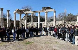 Muğla Büyükşehirden gençlere antik kent gezisi