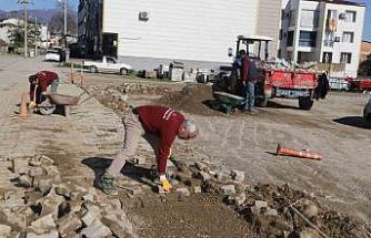 Nazilli’de yol seferberliği, bozulan parkeler yenileniyor