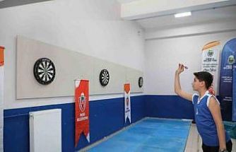 Öğrenciler dart turnuvasında kıyasıya mücadele etti