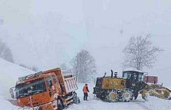 Ordu’da kardan kapanan 472 mahalle yolu ulaşıma açıldı
