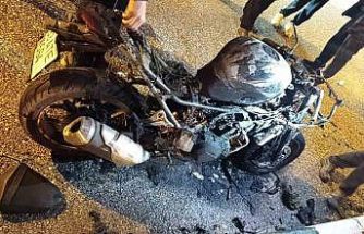 Osmaniye’de park halindeki motosiklet alev alev yandı