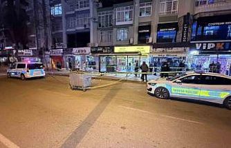 Otobüs beklerken husumetlisi tarafından tabancayla vuruldu