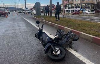Otomobil ile motosiklet çarpıştı: 2 ağır yaralı