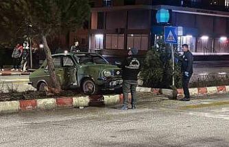 Otomobil yayalara çarptı: 3 yaralı