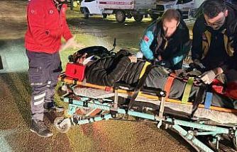 Otomobilin çarpıp kaçtığı motosiklet sürücüsü yaralandı