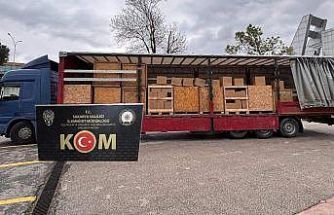 Otoyolda durdurulan tırdan 3 milyon 600 adet boş makaron yakalandı