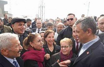 Özgür Özel Nurdağı’nda depremzedelerle bir araya geldi