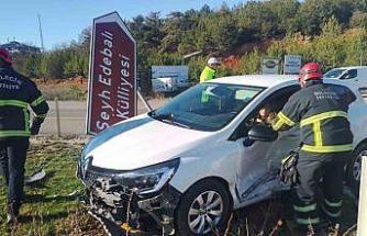 Pelitözü kavşağında trafik kazası; 3 yaralı