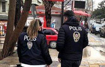 Polisten öğrencilerin yoğun olduğu bölgelerde denetim