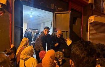 Ramazan ayı öncesi hayırseverler destek verdi, muhtar dağıttı