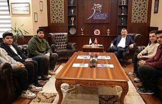 Rektör Kırışık Evrenos takımı ile bir araya geldi