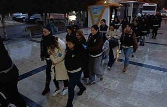 Şanlıurfa’da fuhuş operasyonunda gözaltına alınan 31 şüpheli adliyeye sevk edildi