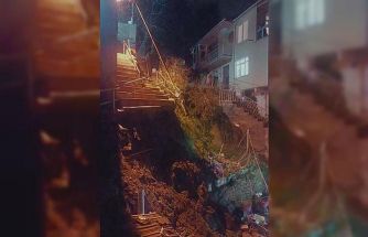 Sarıyer’de yağış nedeniyle bina yanındaki merdivenler çöktü: Mahalleli sokağa döküldü