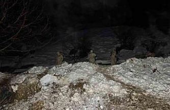 Şırnak’ta dev kayalar köye düştü, 30 hayvan telef oldu