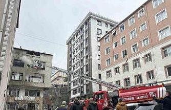 Şişli’de 5 katlı binada korkutan yangın