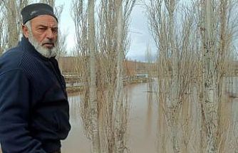 Sivas’ta karların erimesi ile dereler taştı, tarım arazileri göle döndü