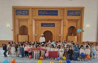 Sivas’ta minik yürekler Ramazan’ın manevi iklimini camide yaşadı