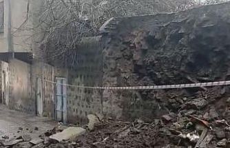 Siverek’te duvar çöktü: 2 çocuk saniyelerle kurtuldu