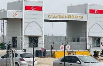 STK temsilcileri kapatılacak gümrük kapıları için sınırda toplandı