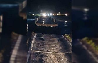 Susurluk’ta selde köprü ortadan ikiye ayrıldı